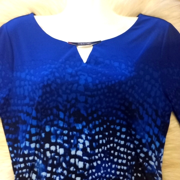 Calvin Klein Printed Keyhole Neck Jersey Blouse - Picture 12 of 13